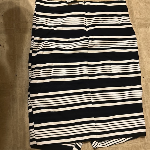 Potter’s Pot skirt (#13207OL1) vertical stripes - Picture 6 of 6